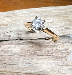 Stunning Mid-Century Diamond Solitaire Ring Set in 14K Gold