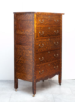 Beautiful Early 1900s Tiger Oak Dresser, Compact & Functional